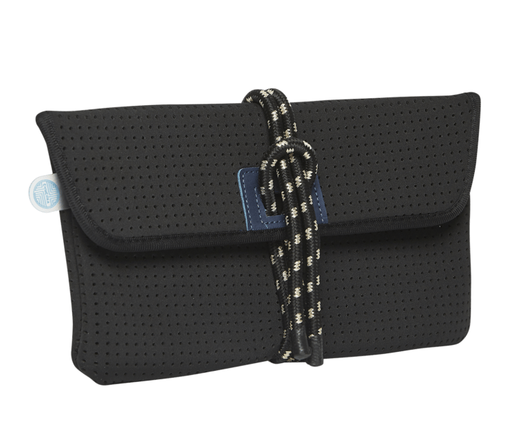 Black clutch bag by Chuchka.